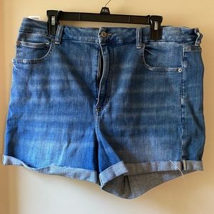 American Eagle High Waisted Curvy Jean Shorts